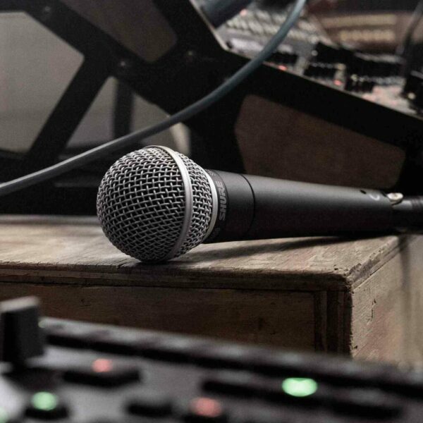 Shure SM58 LCE - 8 Lyfestyle